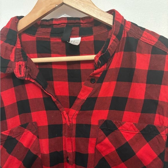 H&M Red and Black Plaid Shirt - Picture 6 of 6